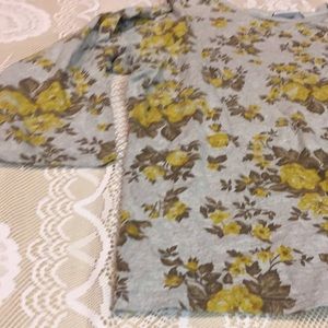 🌻Very Cool “d&co.” Top🌻